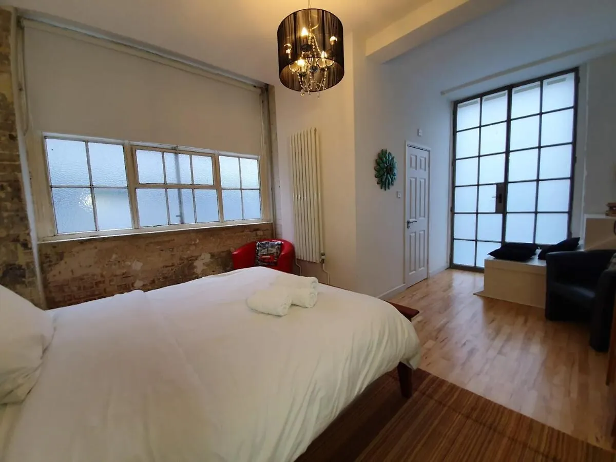 3-Bedroom Spacious Apartment In Shoreditch London 0*,