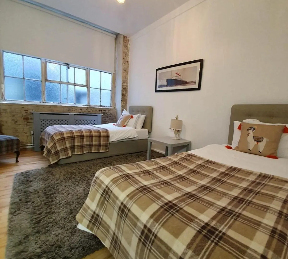 3-Bedroom Spacious Apartment In Shoreditch London